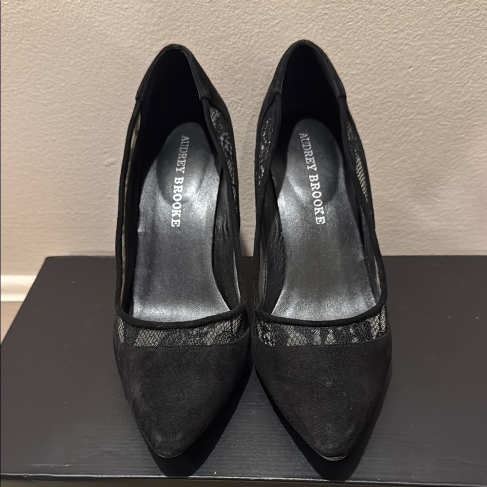 Audrey Brooke Black Heels Classic Suede Pumps EUC